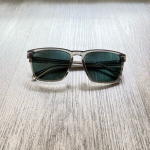 quay australia unplugged gray & blue square modern polarized sunglasses eyewear